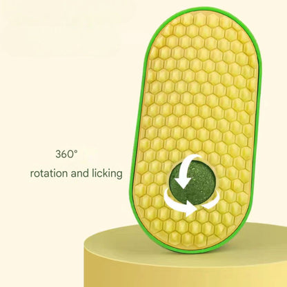 Scratcher with a mint ball - PetsLoveStory®