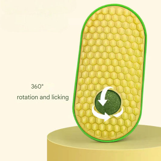 Scratcher with a mint ball - PetsLoveStory®